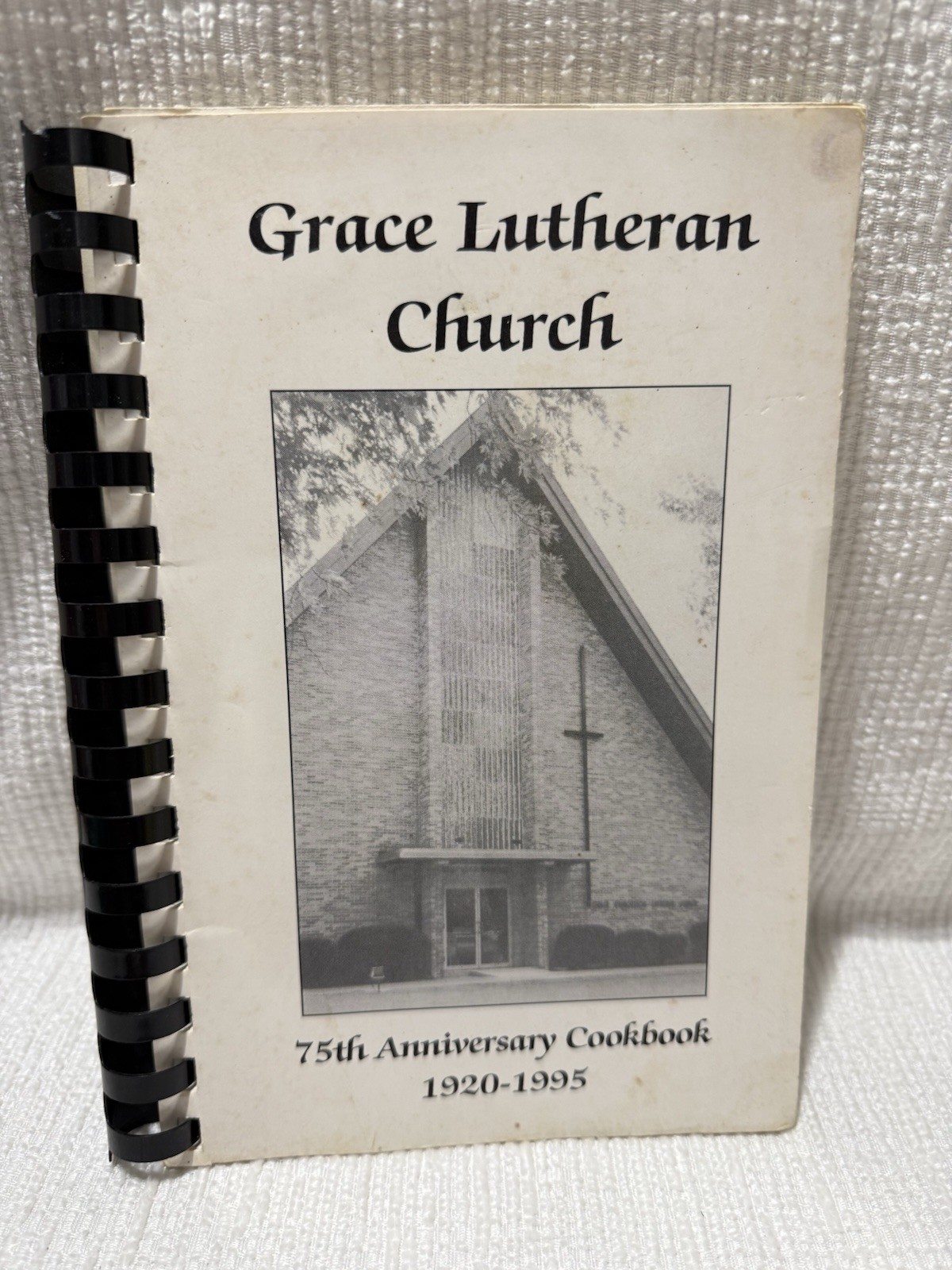 Vtg. 1995 ”GRACE LUTHERAN CHURCH”-Indianapolis, IN.-75th Anniversary Cookbook