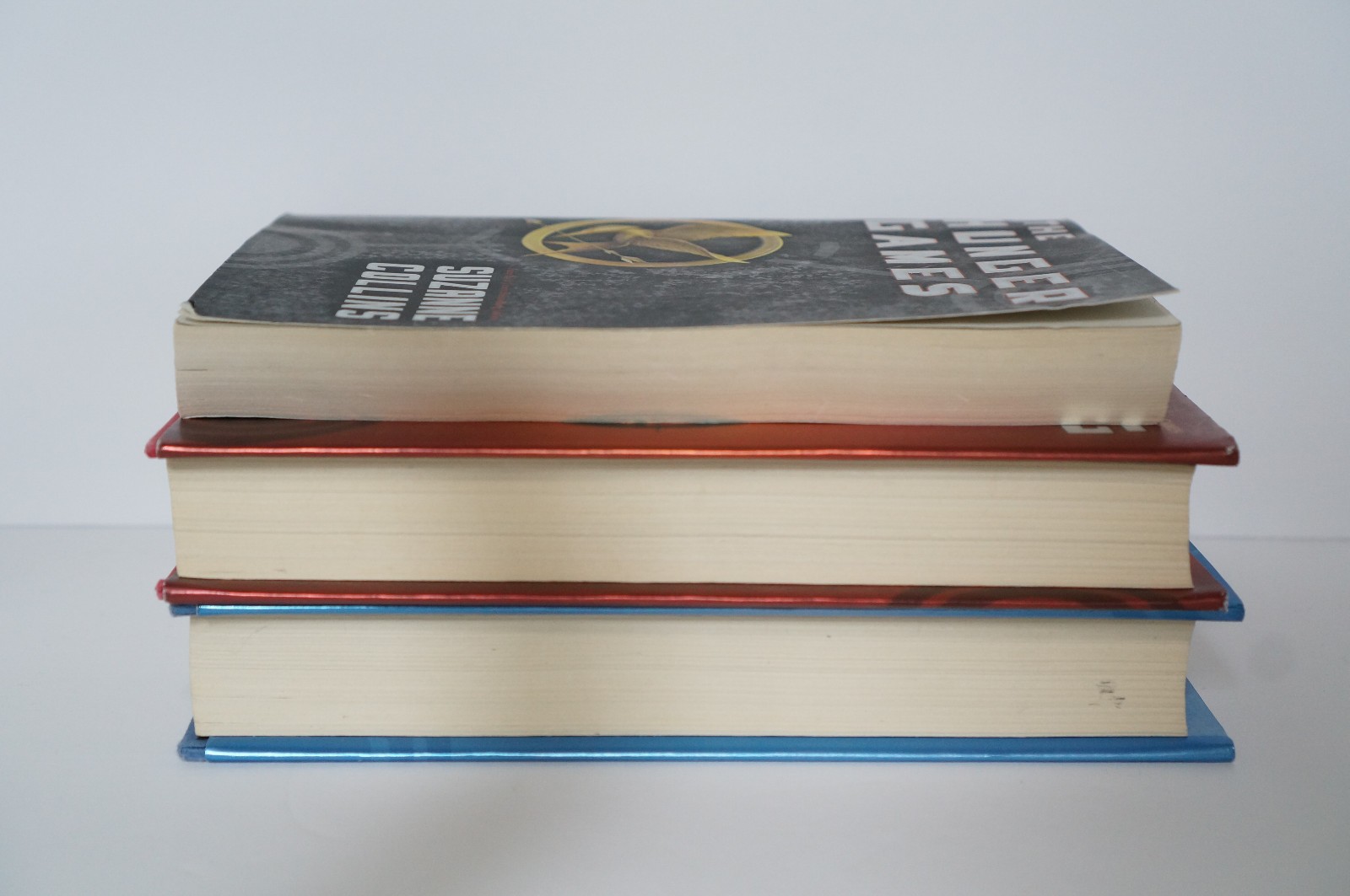 The Hunger Games Trilogy Suzanne Collins Book Set Paperback Hardcover Mockingjay