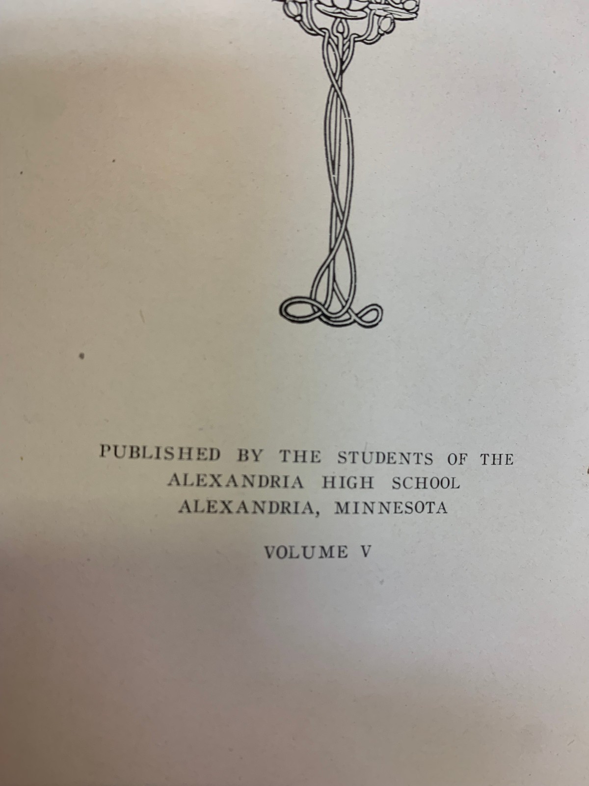 1922 Alhias Alexandria High School Yearbook. Minnesota. V5 136 pages. 8″ x 11″