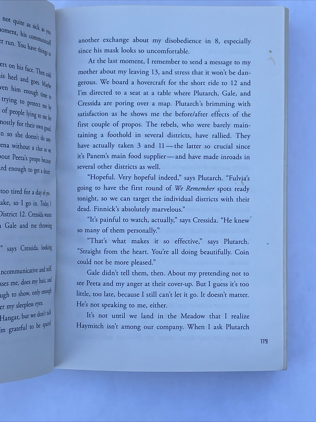 Mockingjay (The Hunger Games) – Paperback By Collins, Suzanne – GOOD