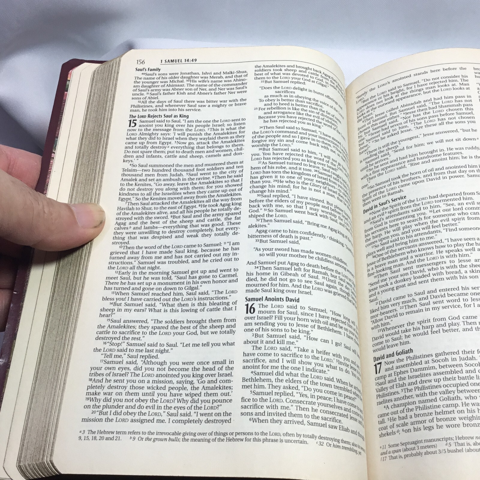 KJV Holy Bible: Gift and Award, Black Leather-Look, Red Letter 2001