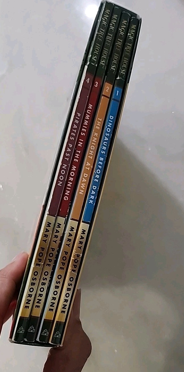17/Magic Tree House Books 1-16 Mary Pope Osborne 1st Series + MUMMIES COMPANION