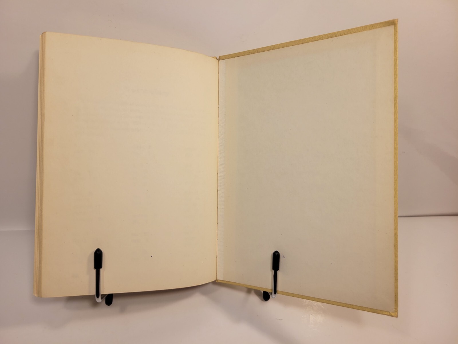 McCall, Edith S. – The Buttons See Things That Go (The Button Books) – 1960 – HC