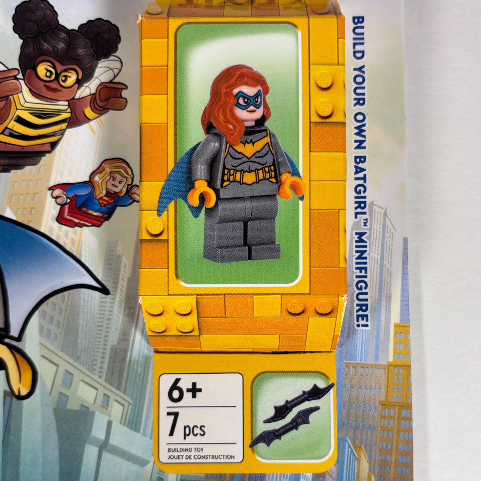 LEGO DC Super Heroes Gotham City’s New Defender Batgirl Minifigure Book