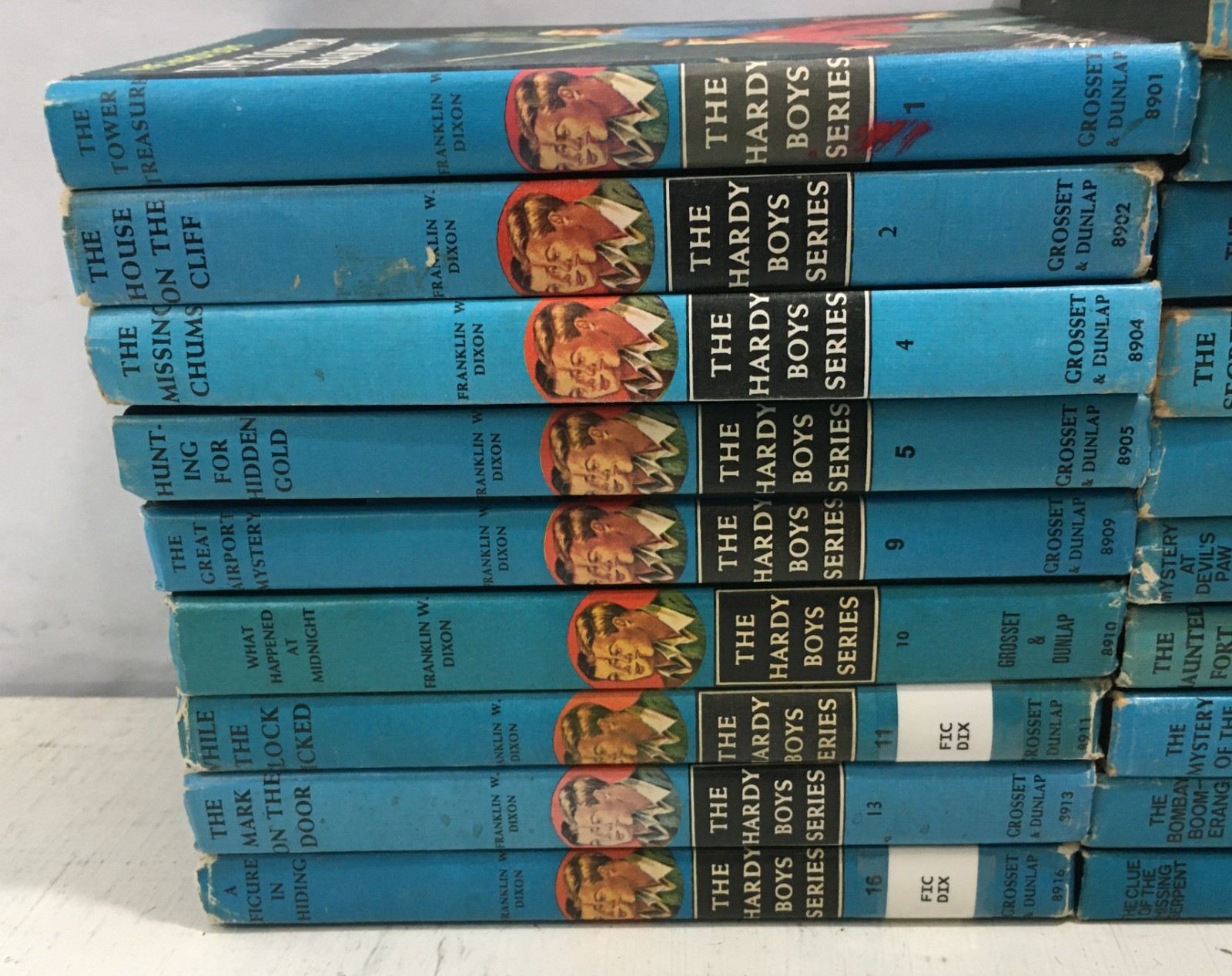 Lot of 19 Different Hardy Boys Books Franklin W Dixon Matte HARDCOVERS