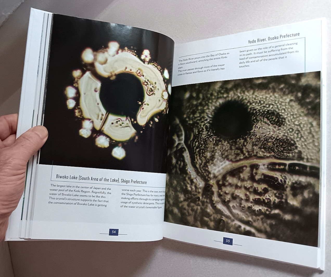 MESSAGES FROM WATER: THE FIRST PICTURES OF FROZEN BY MASARU EMOTO HARDCOVER