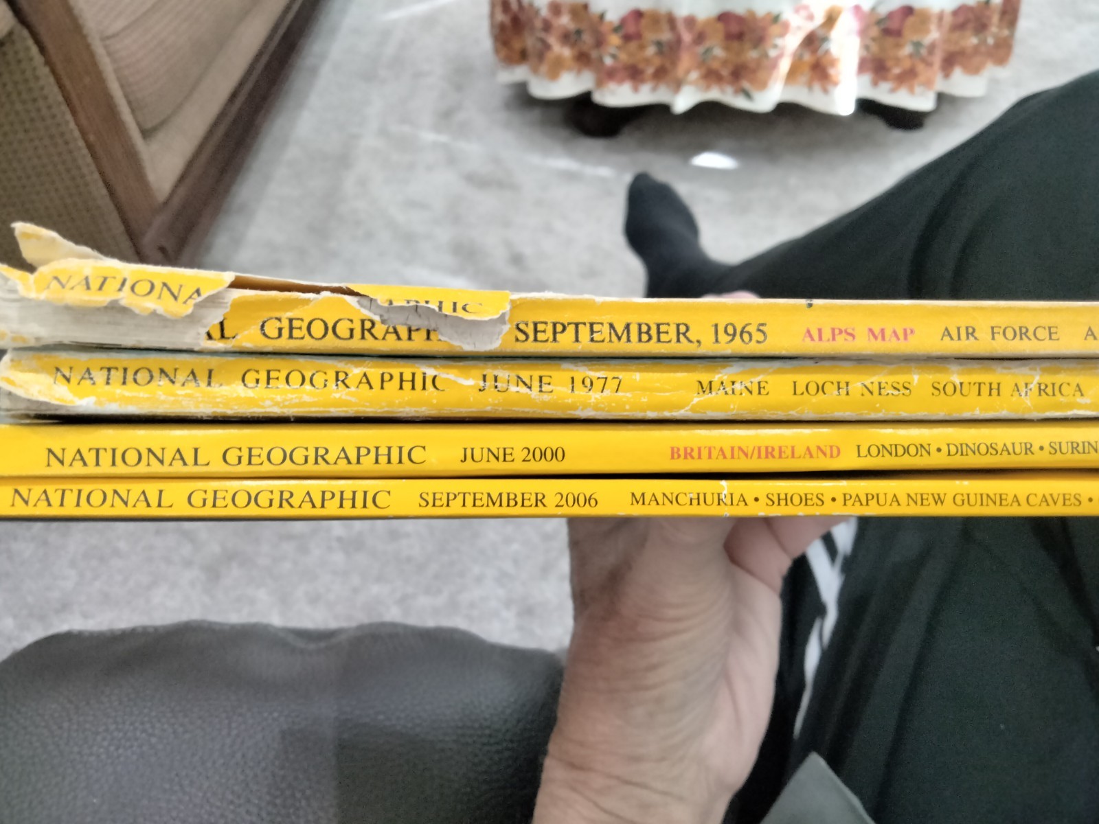Lot NATIONAL GEOGRAPHIC 1965 / 1977 / 2000 / 2006 plus 3 maps