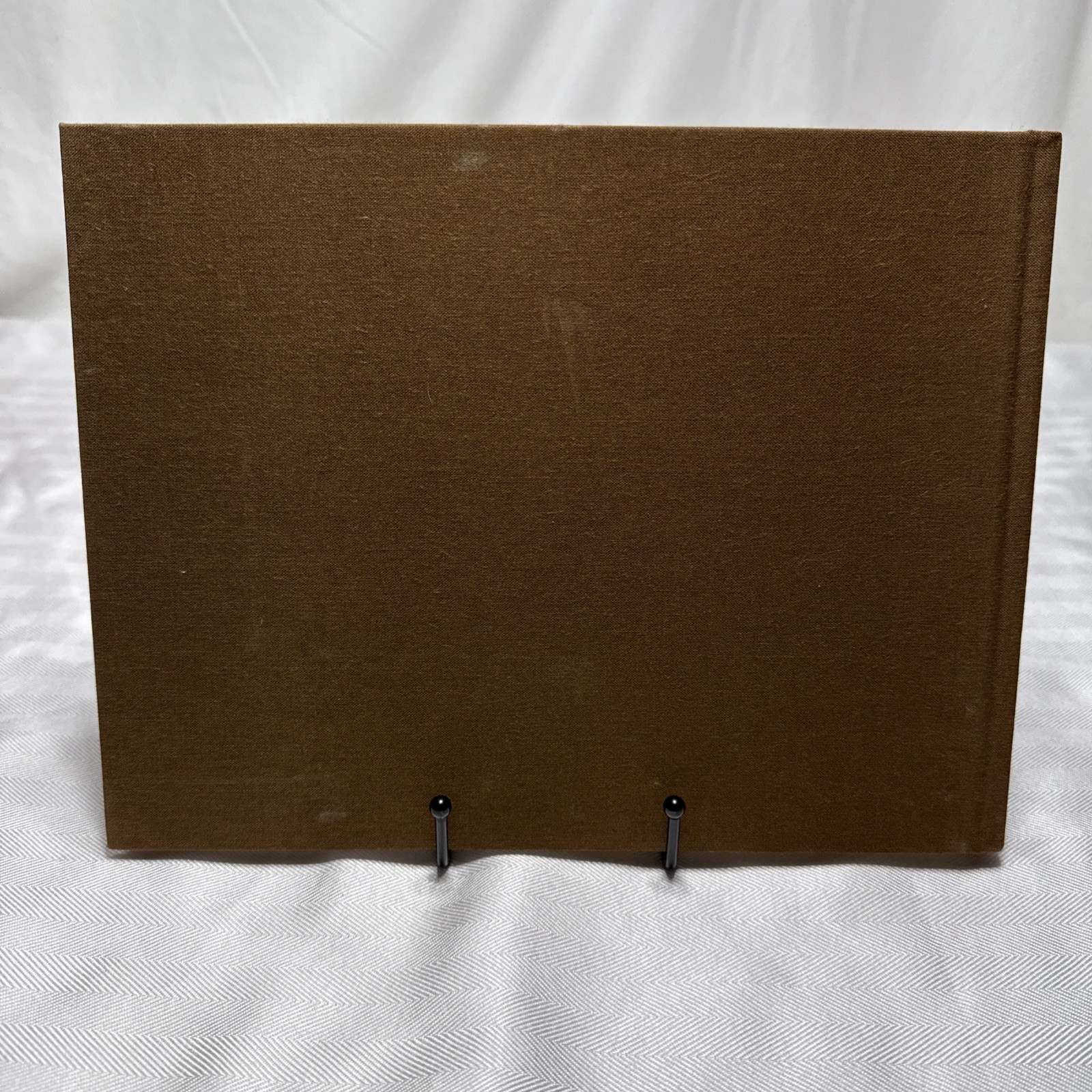 How to Disappear by Not Available (2010, Hardcover)