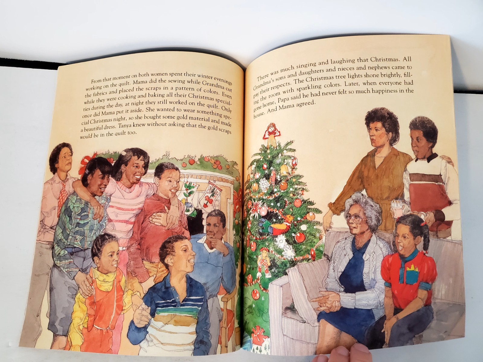 “The Patchwork Quilt” Softcover Book (By: Valerie Flournoy), (1996), Scholastic