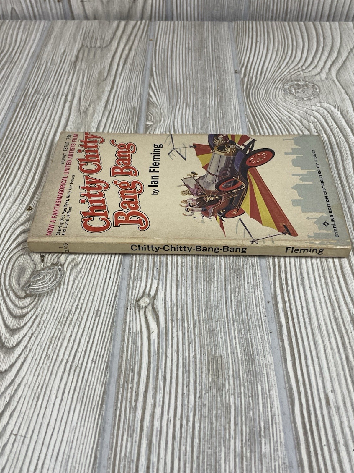 Chitty Chitty Bang Bang 1968 PB Ian Fleming Signet T3705 Movie Dick Van Dyke