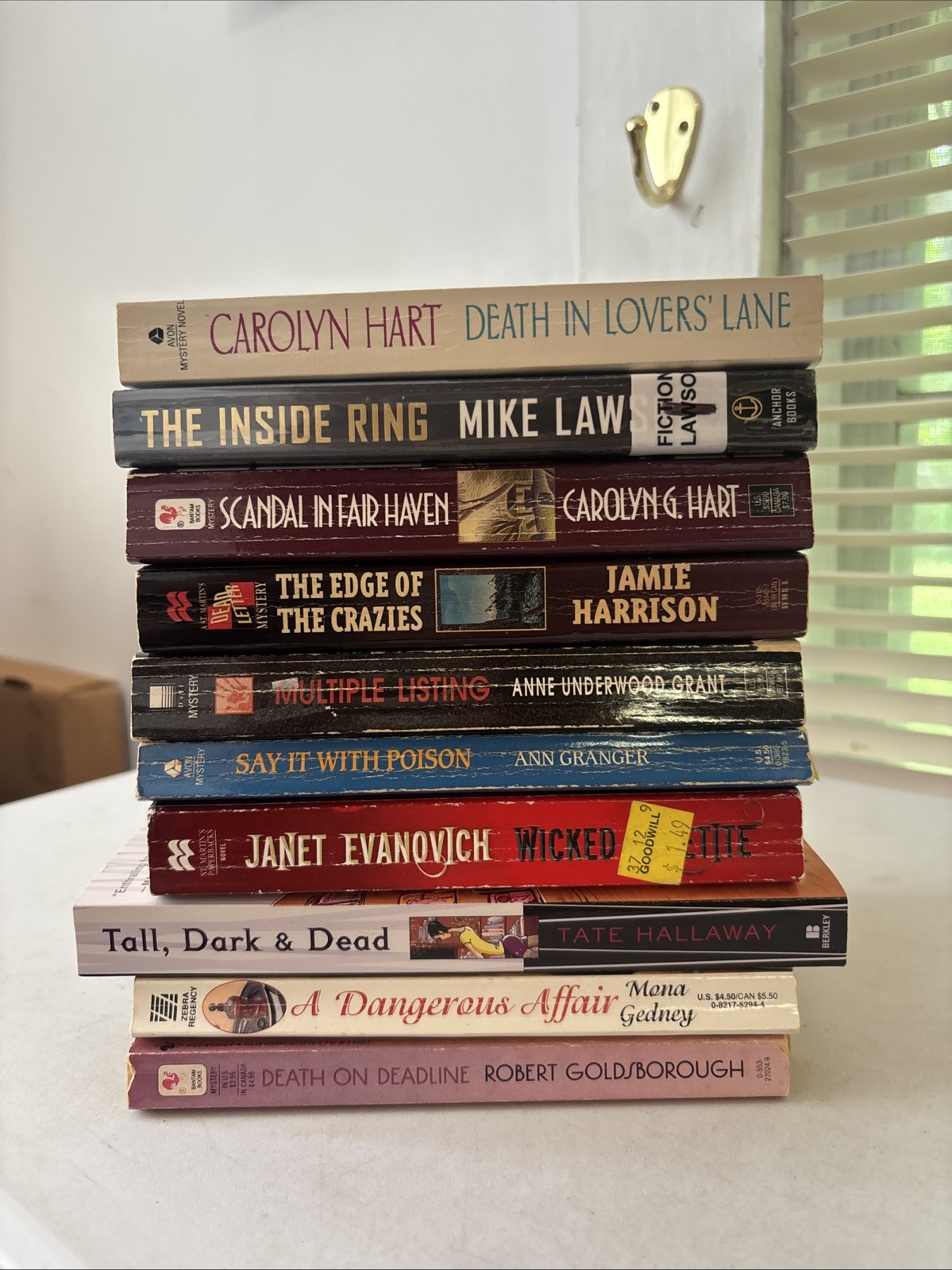 Lot of 10 – Cozy Mysteries – Mixed Authors – FREE SHIPPING