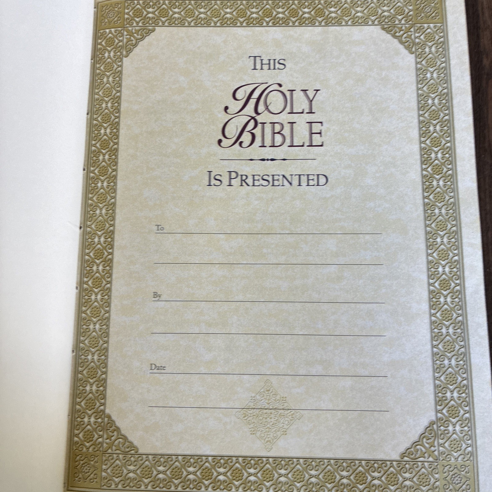 Vintage Holy Bible : Family Reference Edition