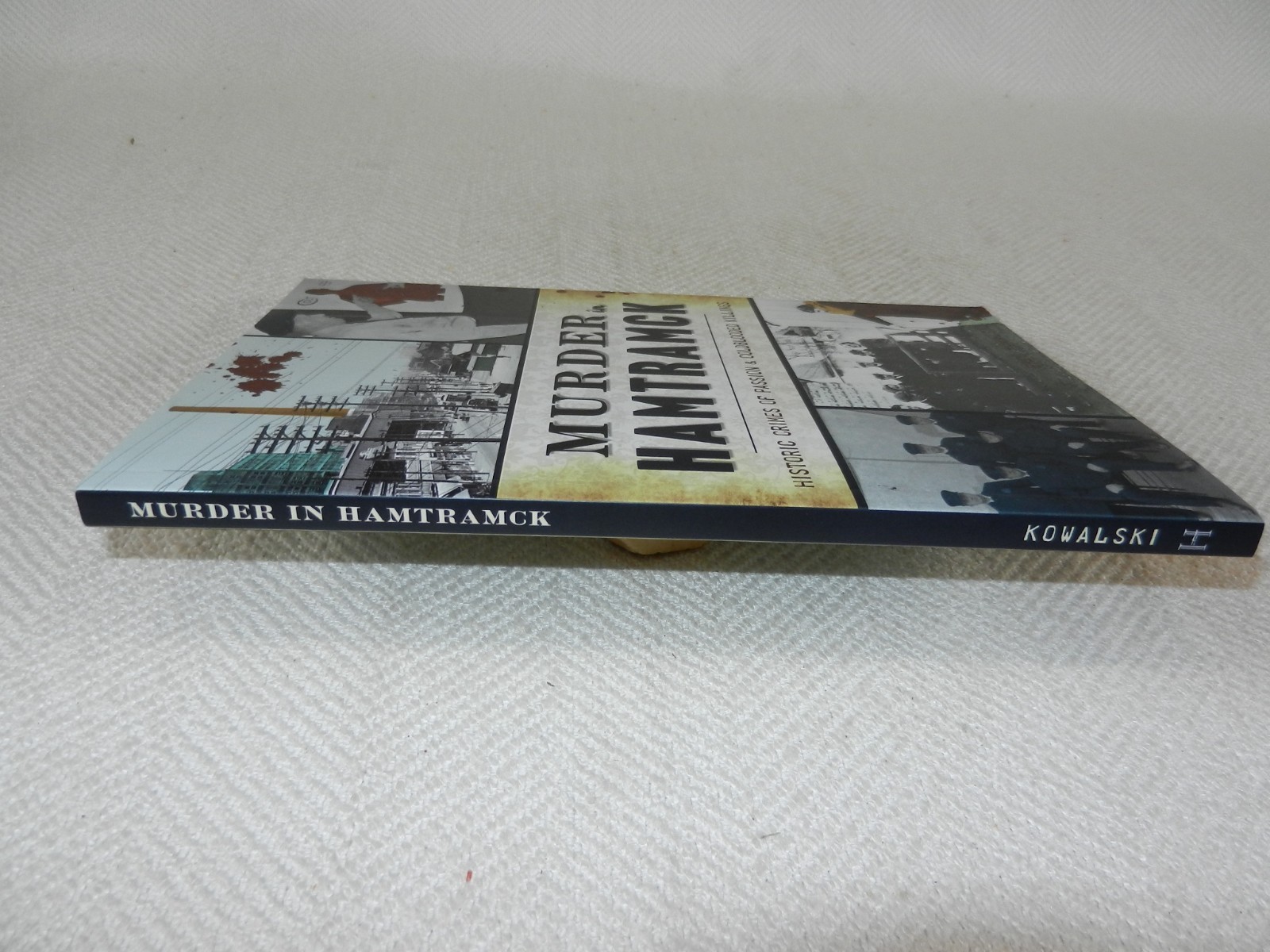 MICHIGAN Detroit area &Several murders profiled “MURDER IN HAMTRAMCK” Signed