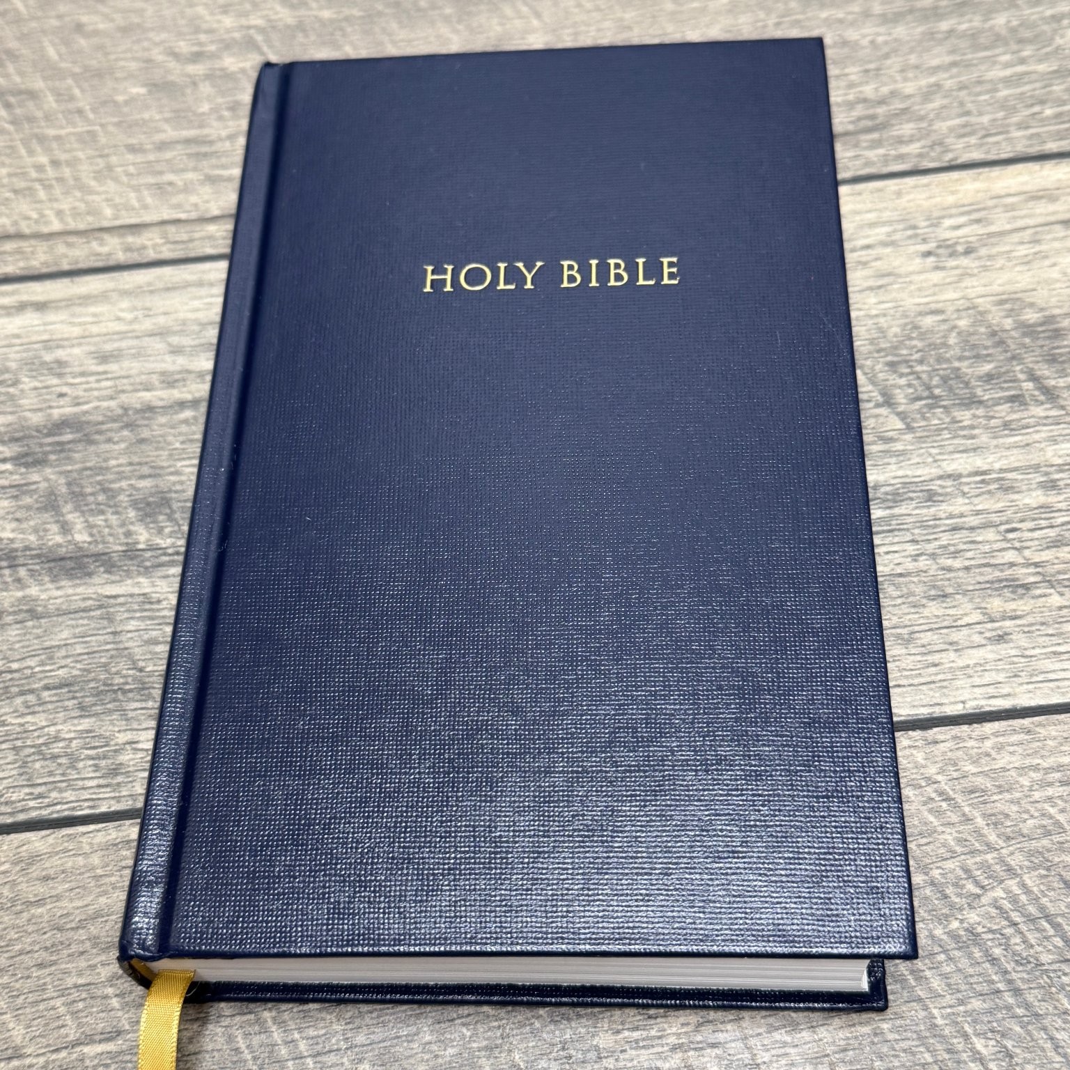 KJV Devotional Bible King James Version 2011 Hardcover 1st Printing Hendrickson