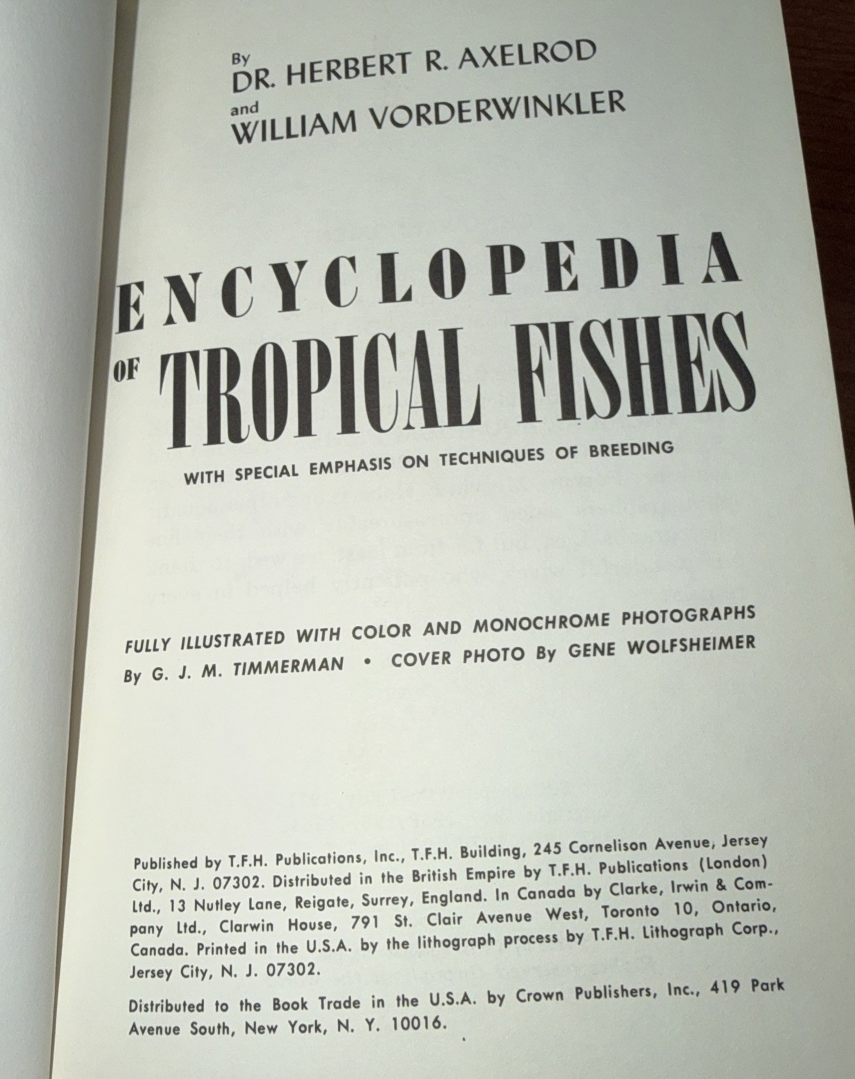 Encyclopedia of Tropical Fishes Vorderwinkler & Axelrod Hardcover Book