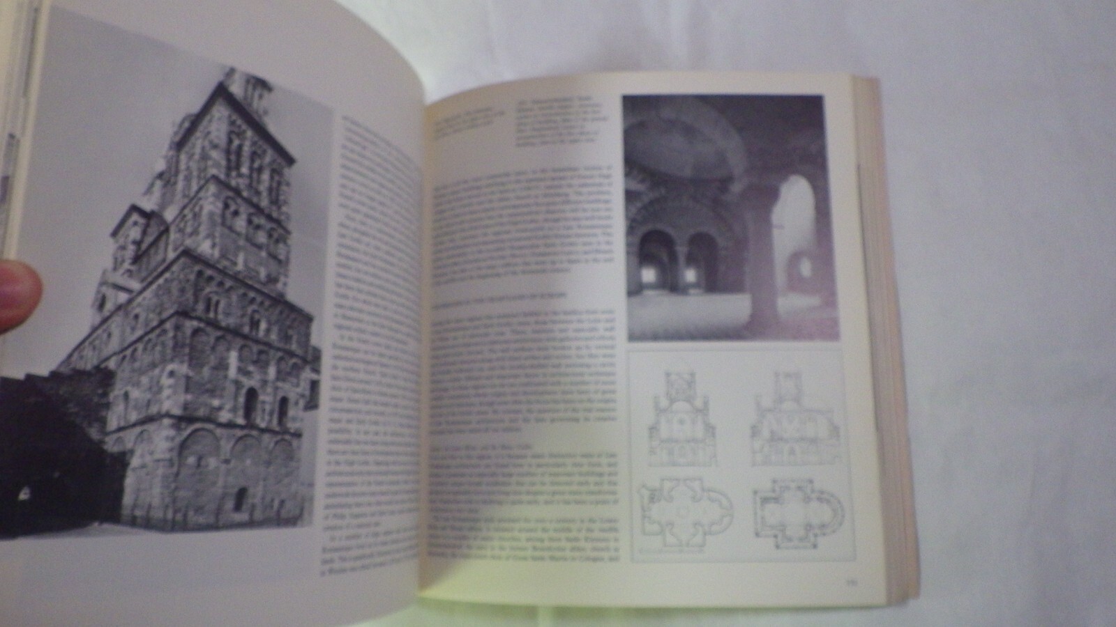 ROMANESQUE ARCHITECTURE (HISTORY OF WORLD ARCHITECTURE) By Erich Kubach