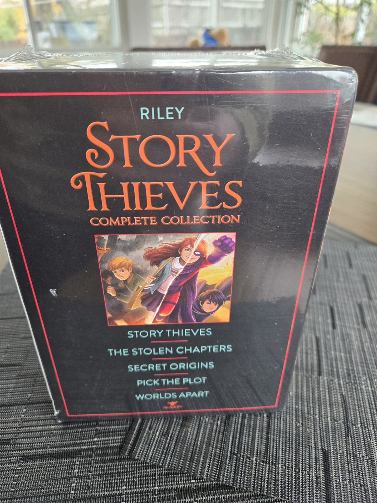 New Sealed Complete Box set The Story Thieves By James Riley
