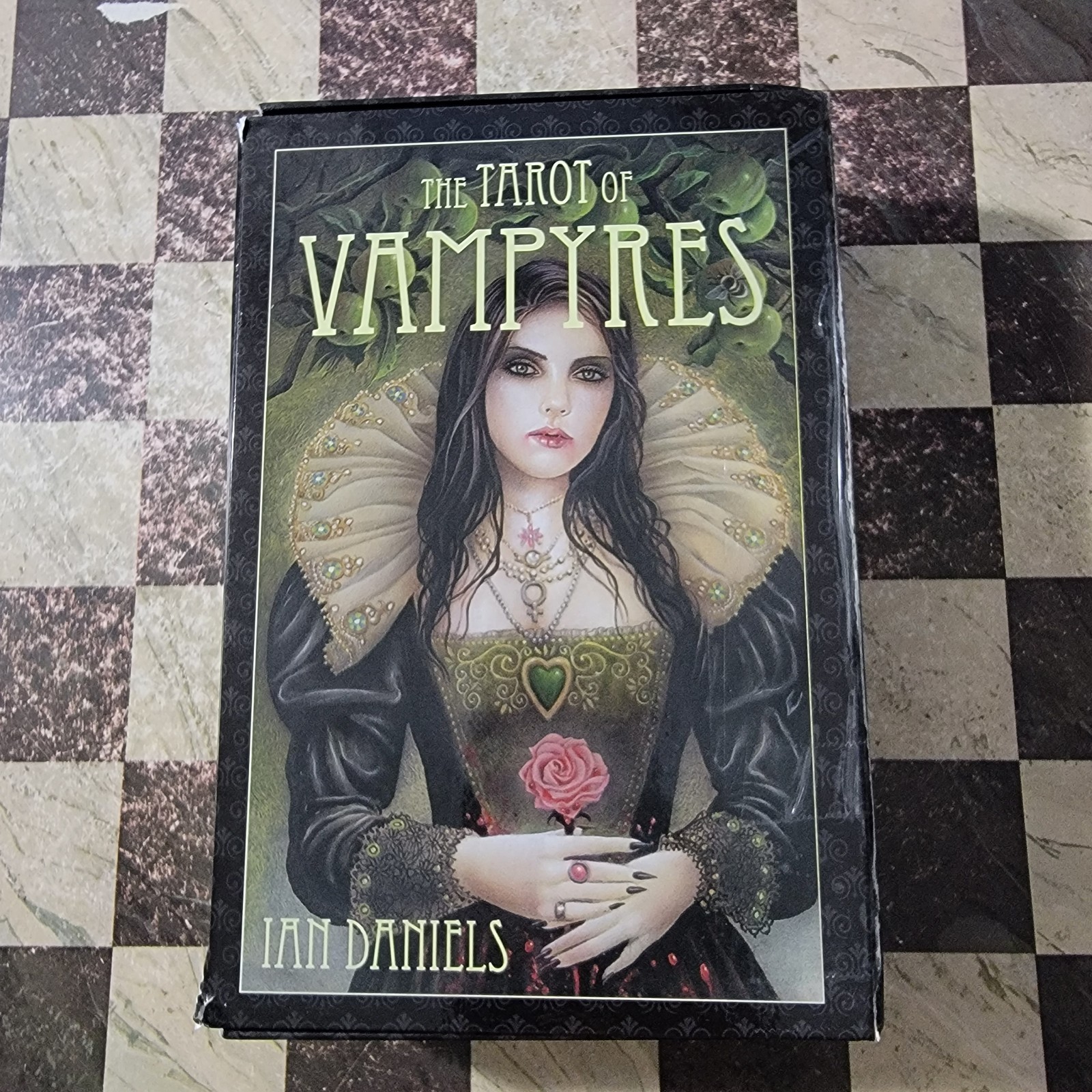 Tarot of Vampyres by Ian Daniels (2010, Cards,Flash Cards) Box Damage