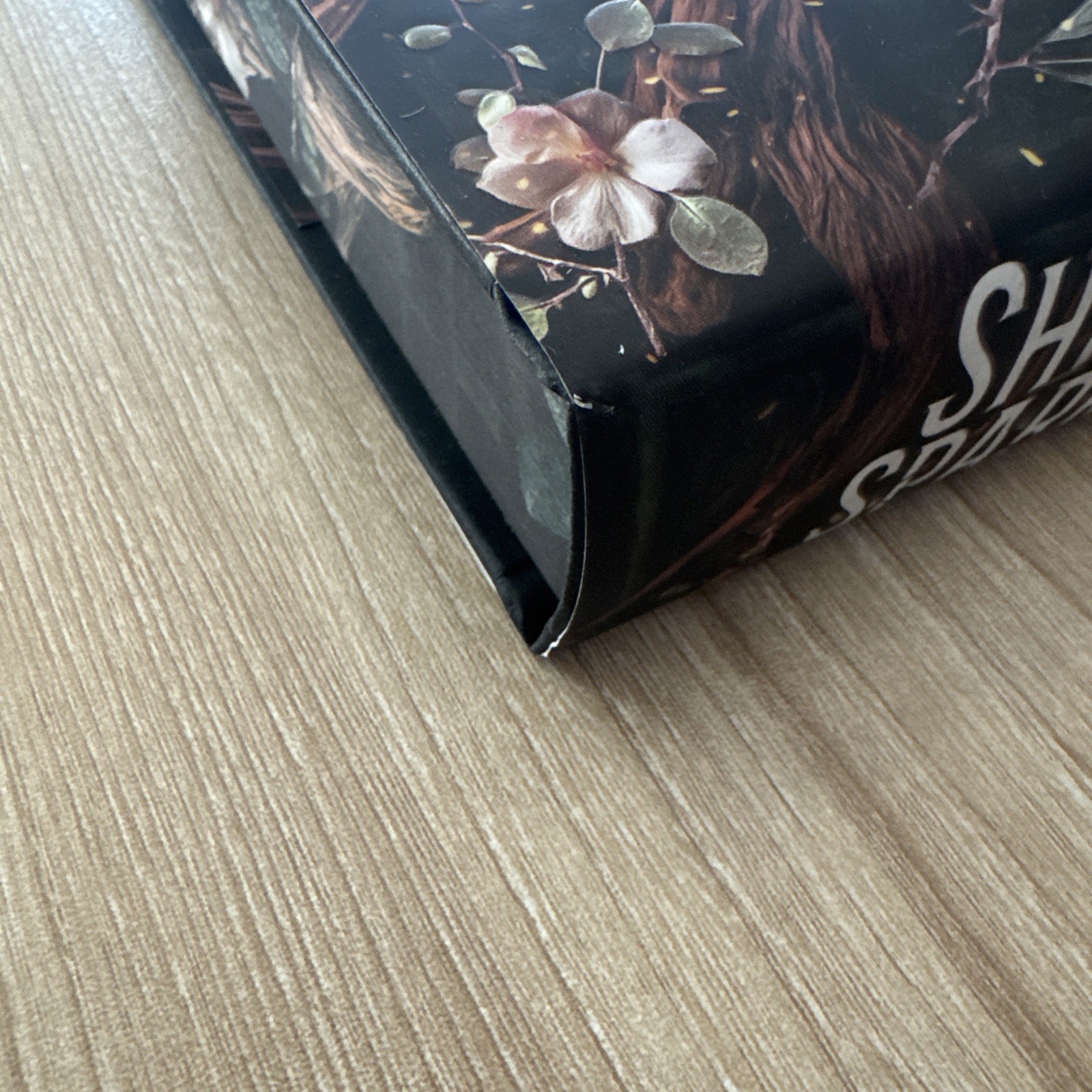 Shield of Sparrows Deluxe Special Ed. Devney Perry Sprayed Edges First Print 🔥