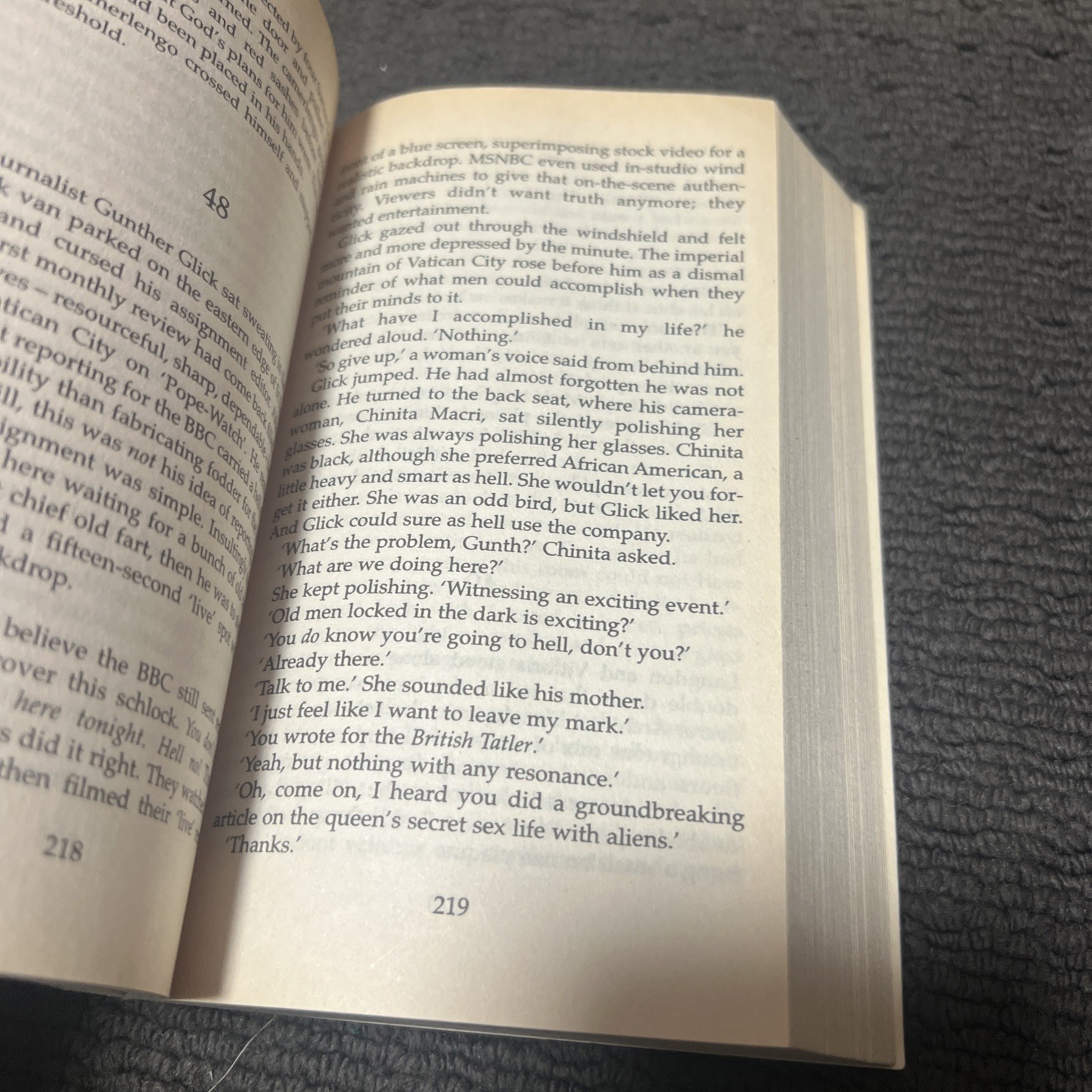 Dan brown , angels and demons paperback bookg20