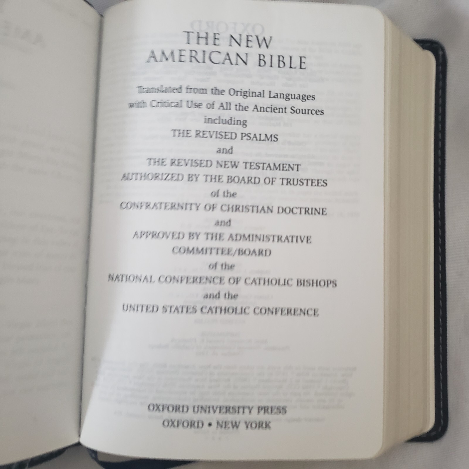 Holy Bible The New American Bible Year 2004 Vegan Leather Bound Oxford Press