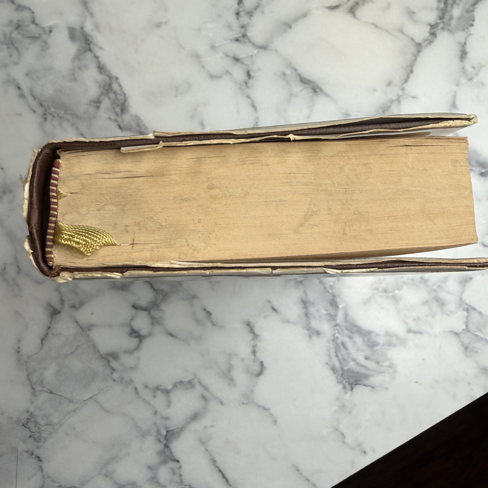 A La Recherche Du Temps Perdu, tome 1: Du Cote de Chez Swann; A l’Ombre des Je..