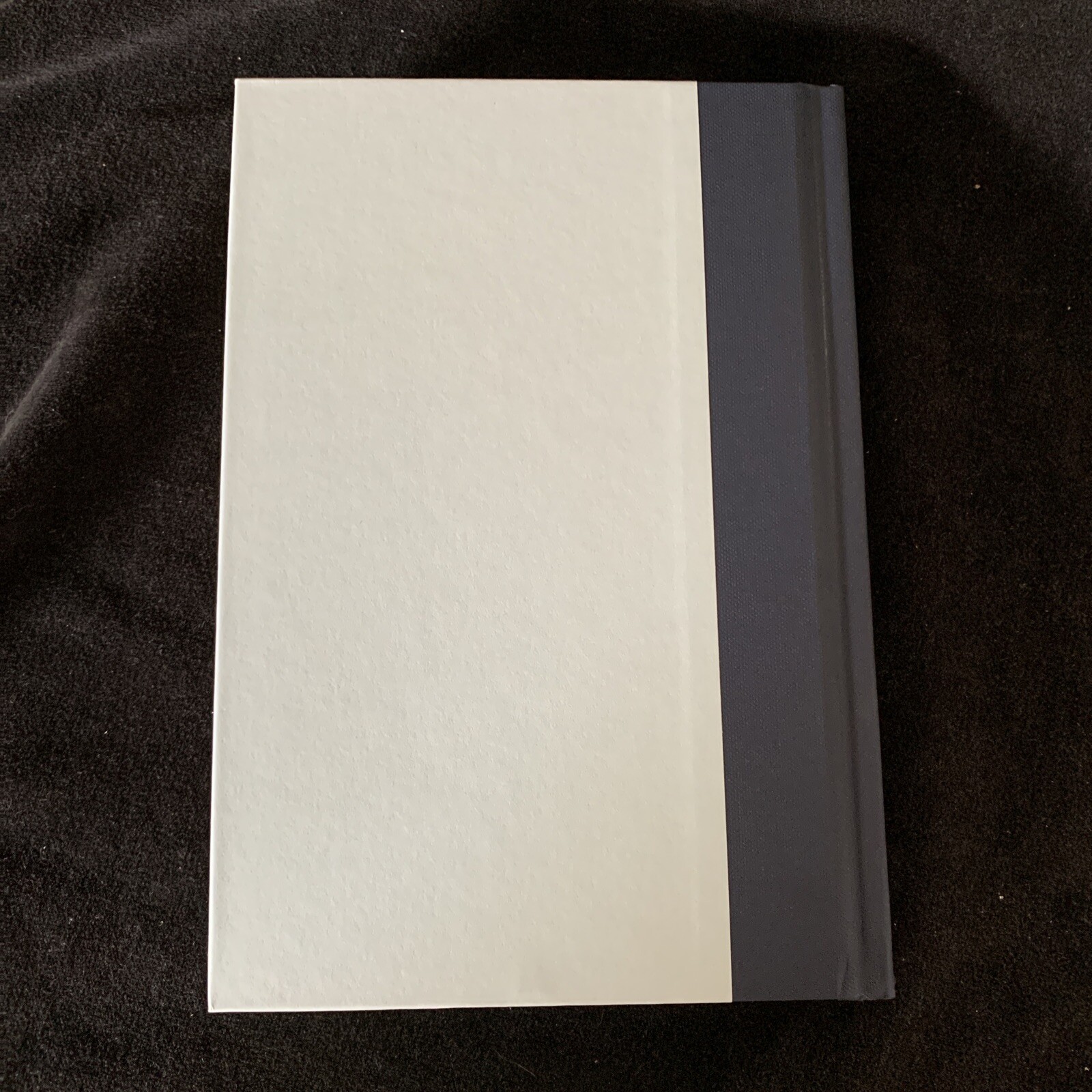 Signed, 1st edition! Fatal Pursuit by Walker, Martin 2016 HCDJ/DJ cover Like new
