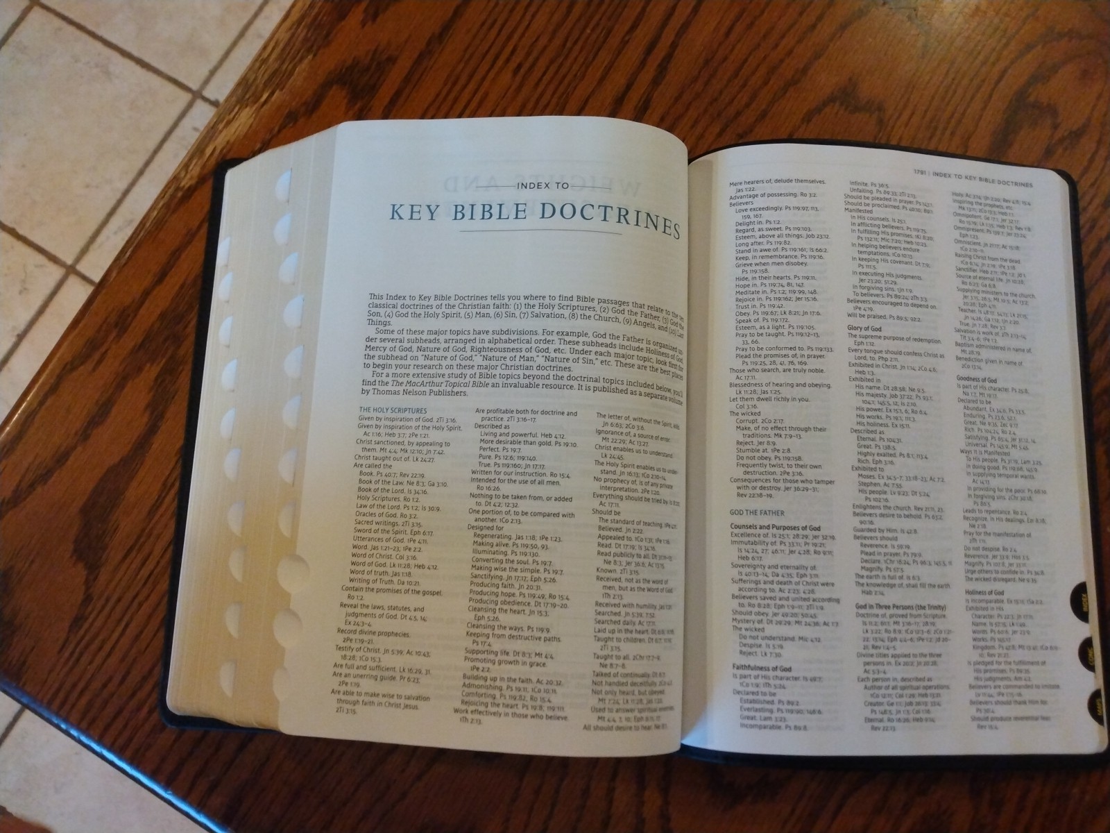 MacArthur Study Bible~ Black Genuine Leather Indexed ~Retail $174.99~2nd Ed.