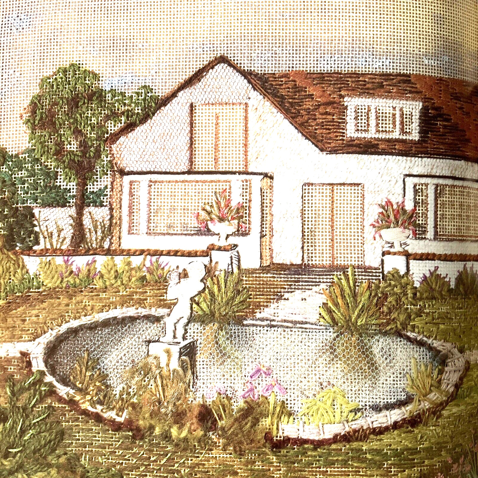 Embroidered Houses & Gardens By Kit Pyman Paperback 32 pages ISBN:0-85532-607-7