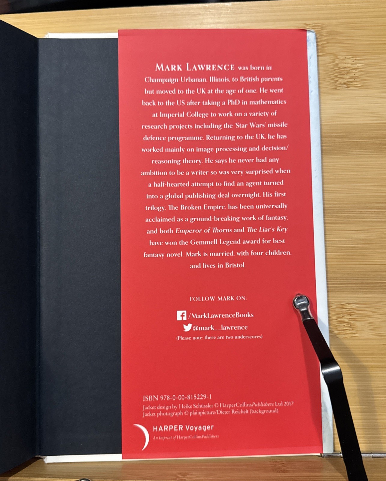 Red Sister – Mark Lawrence (2017, Hardcover) UK First Edition/1st Print, VG