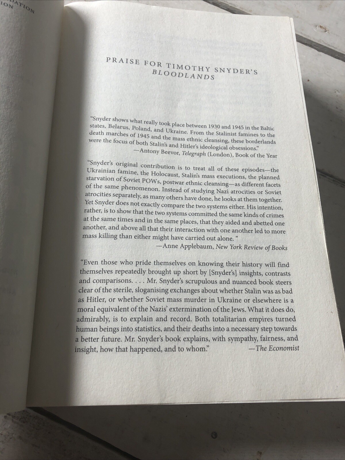 Bloodlands Europe Between Hitler and Stalin Timothy Snyder Paperback 2022
