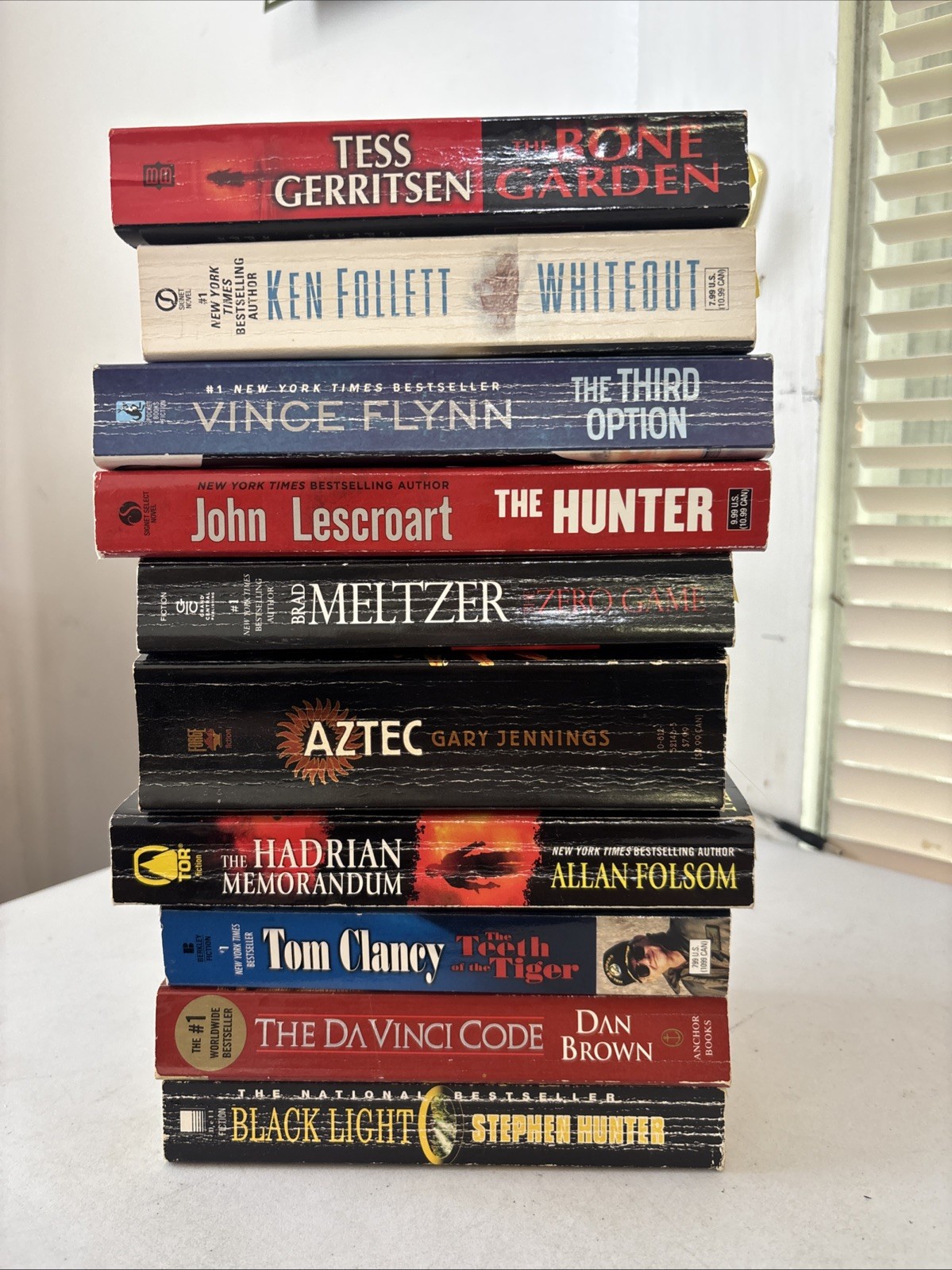 Lot of 10 – Mystery and Thrillers – Mixed Authors – FREE SHIPPING