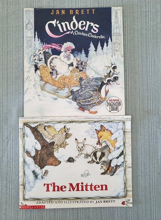 Lot 10 JAN BRETT Christmas THE MITTEN TROUBLE WITH TROLLS TWAS NIGHT BEFORE Book
