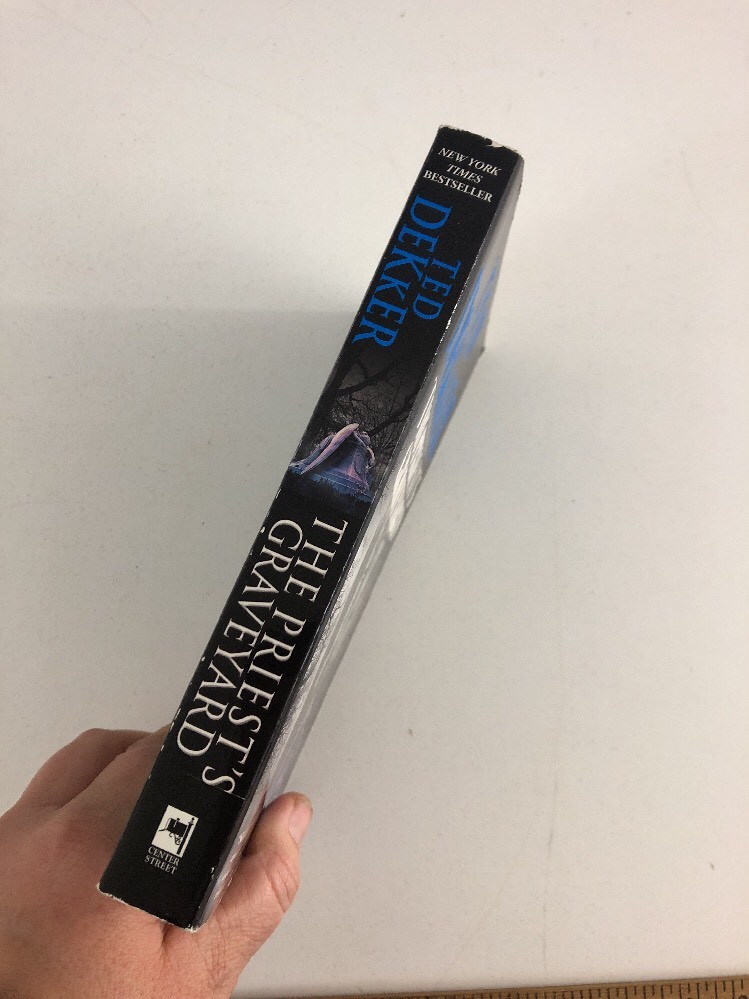 The Priest’s Graveyard – Ted Dekker (2011, Paperback)