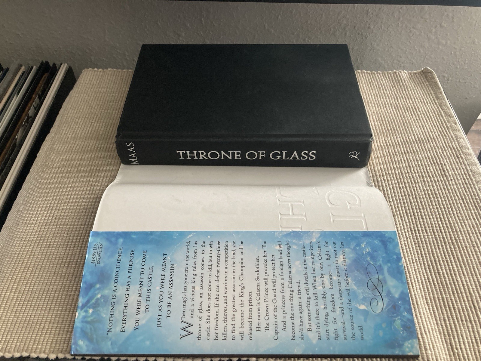 Throne of Glass by Sarah J Maas – 1st Edition/Later Print, OOP Cover!