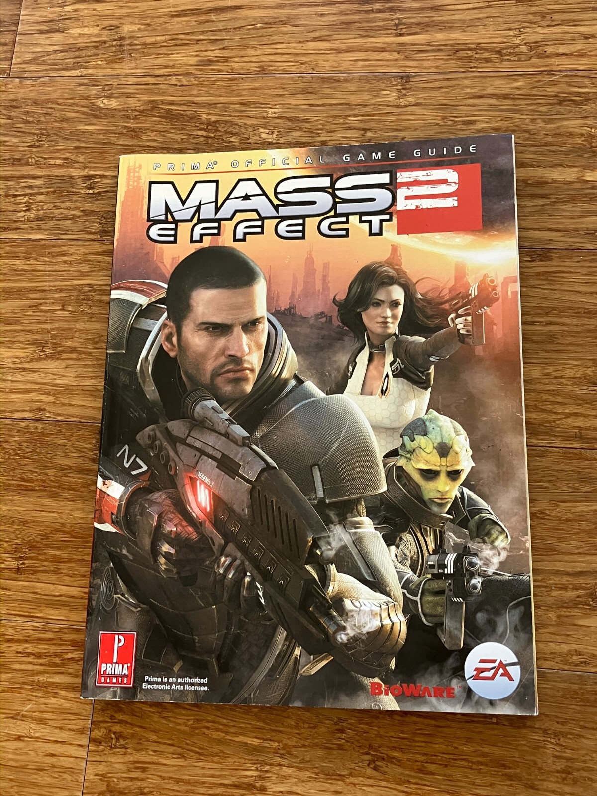 BradyGames & Prima Lot 6 Game Guides Mass Effect 2, Black Ops, Assassins Creed
