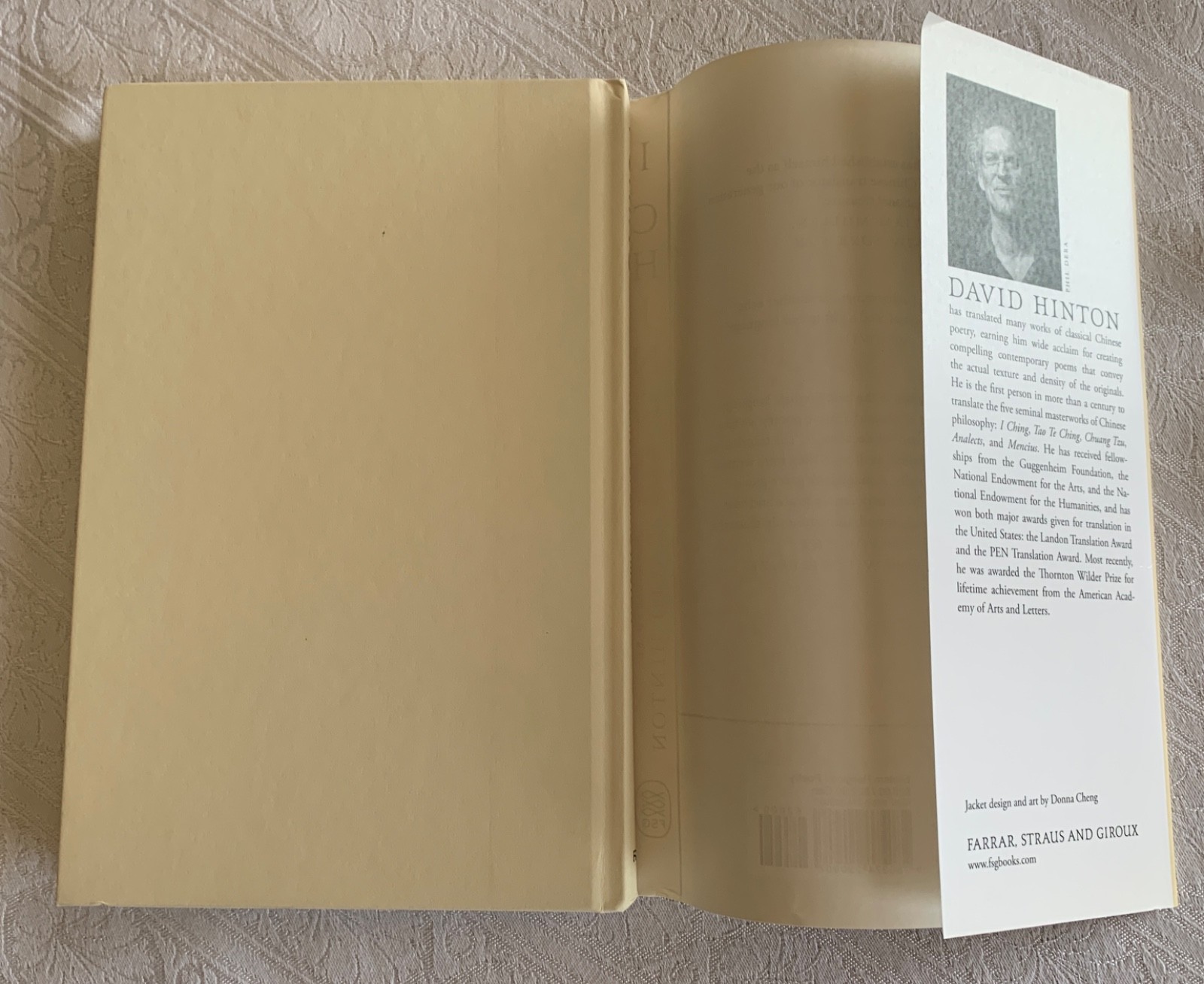 I Ching:The Book of Change New Translation David Hinton HC Dust Jacket Like New