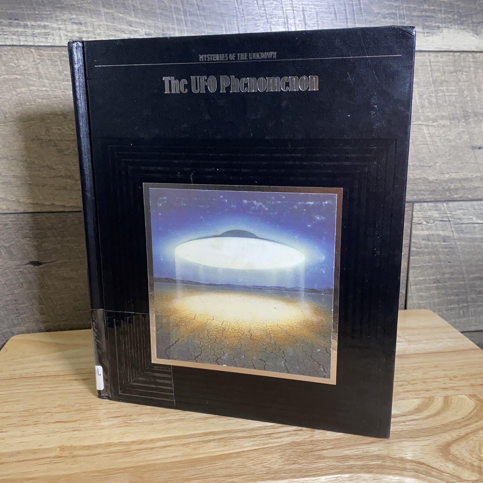 The UFO Phenomenon (Mysteries of the Unknown) – Hardcover Sci Fi Aliens