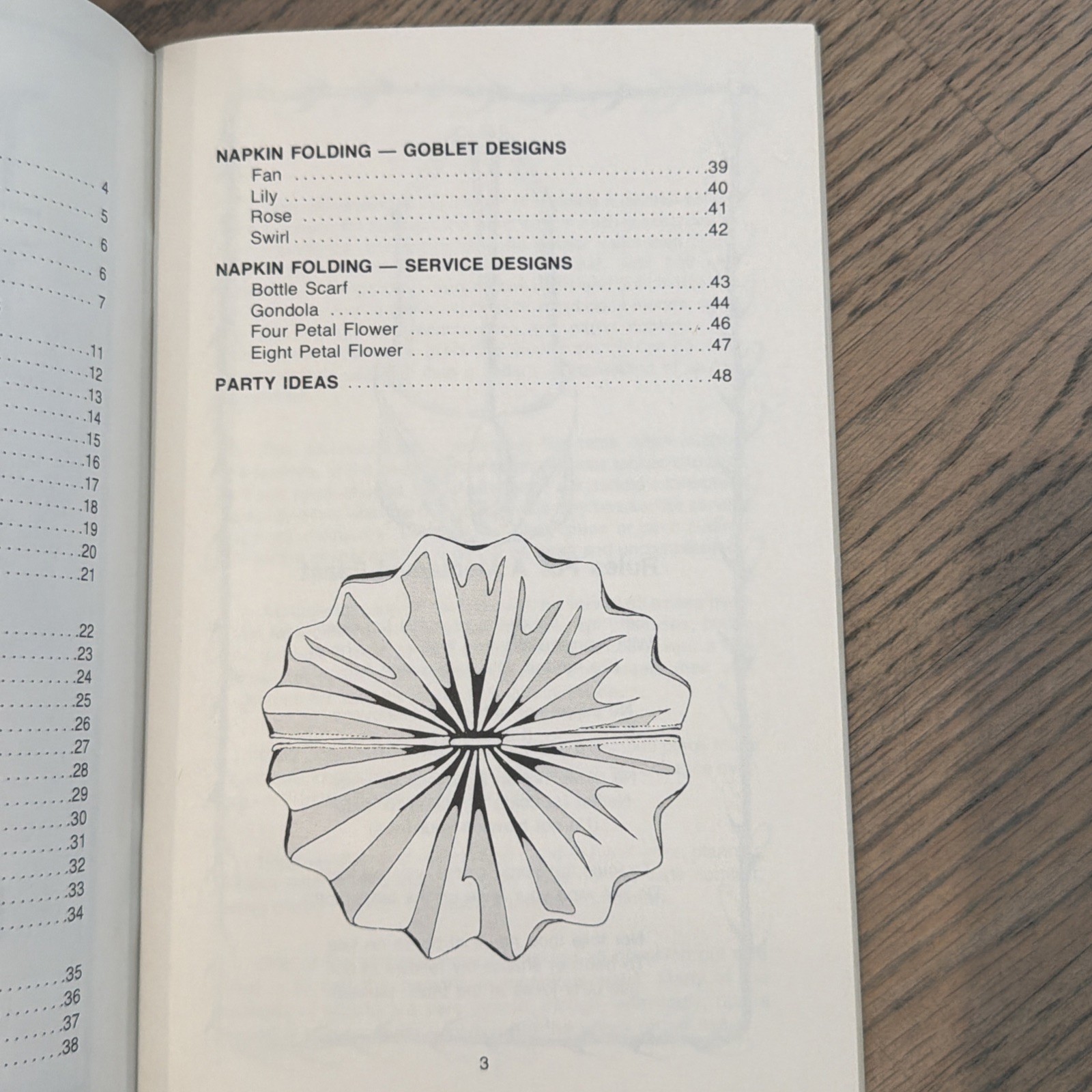 Napkin Folding Irena Chalmers Sculptured Flat Ring Designs Party Ideas Book