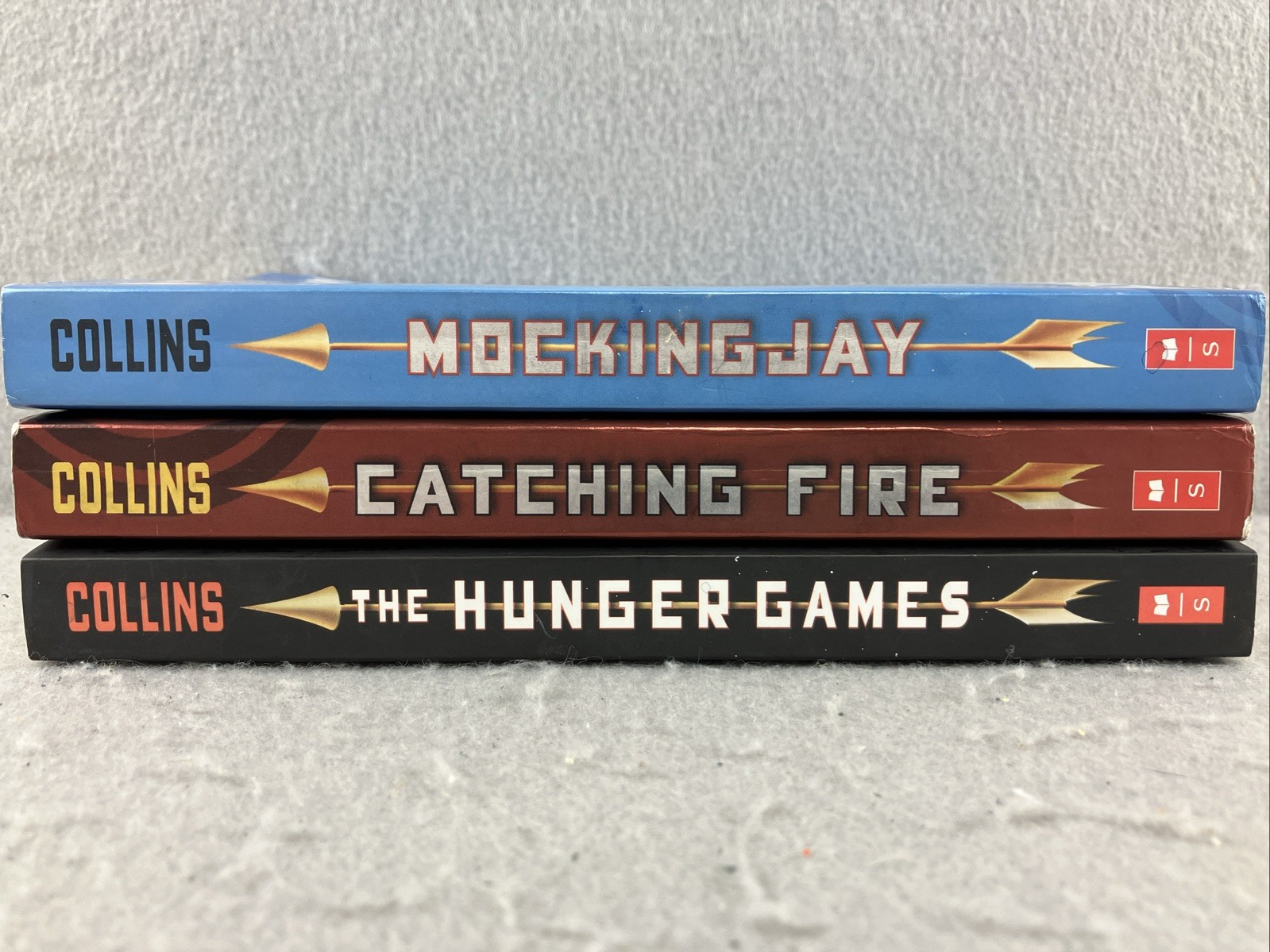 The Hunger Games Trilogy Paperback Boxed Set Suzanne Collins 1-3 / 3 Volumes