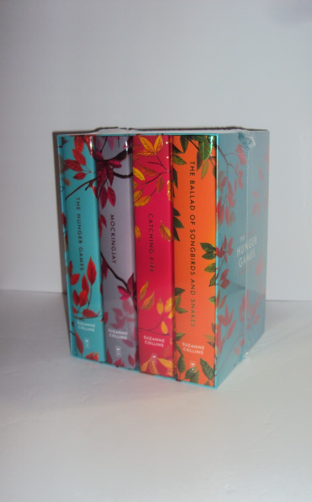 The Hunger Games Deluxe Collection – UK 4-Book Set by Suzanne Collins