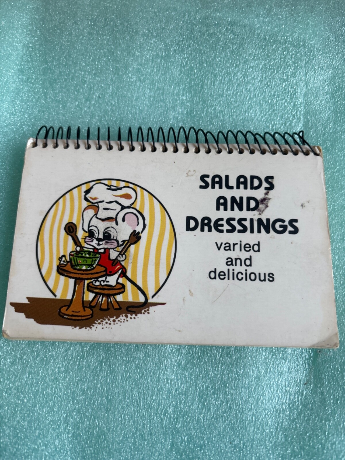 SALAD AND DRESSINGS RECIPE BOOK~POCKET BOOK 5.5×4”~147 RECIPES,147 PAGES