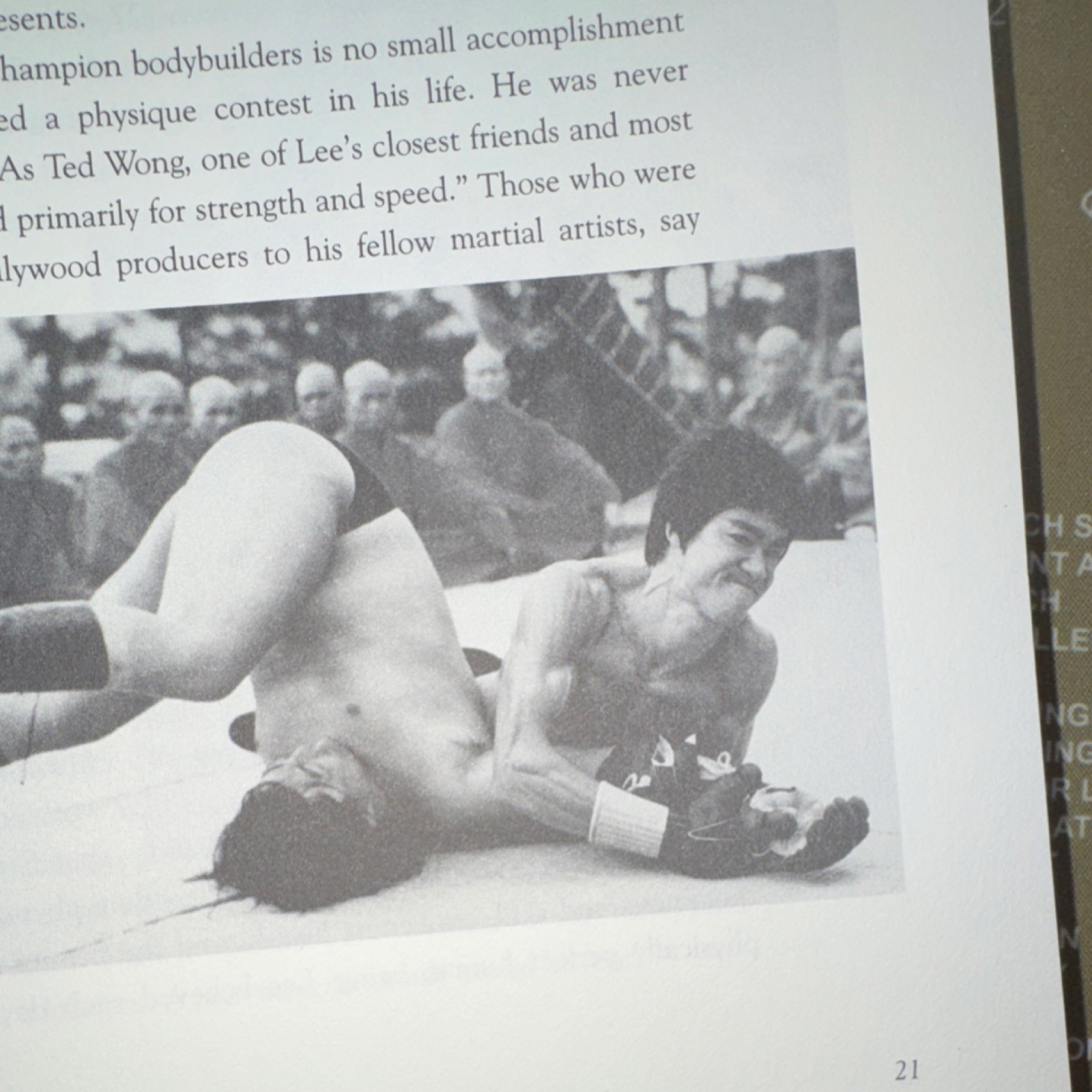 Bruce Lee The Art of Expressing the Human Body Bruce Lee Paperback Martial Arts