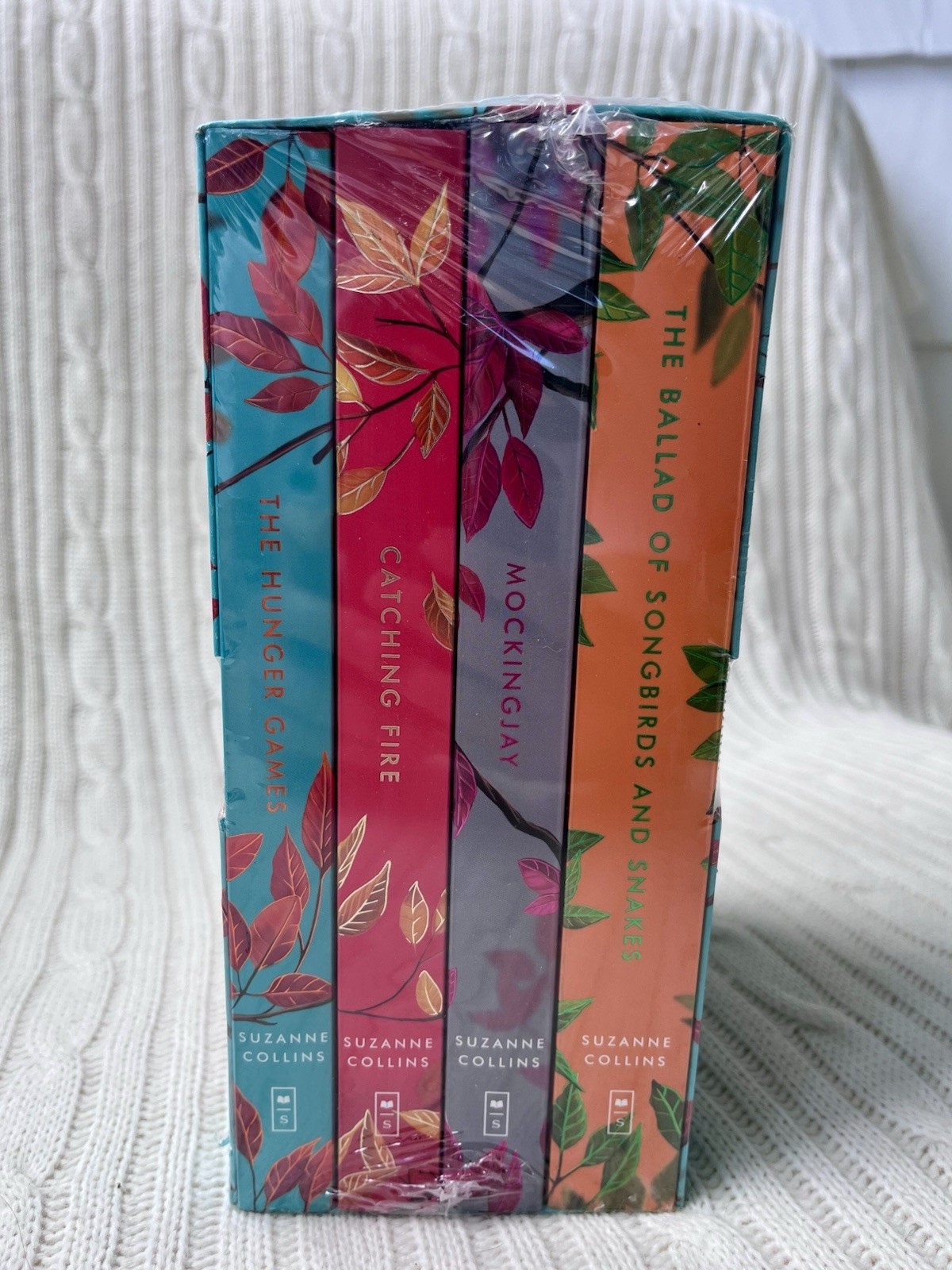 SEALED Deluxe Hunger Games Collection by Suzanne Collins 4 Book Set BRAND NEW