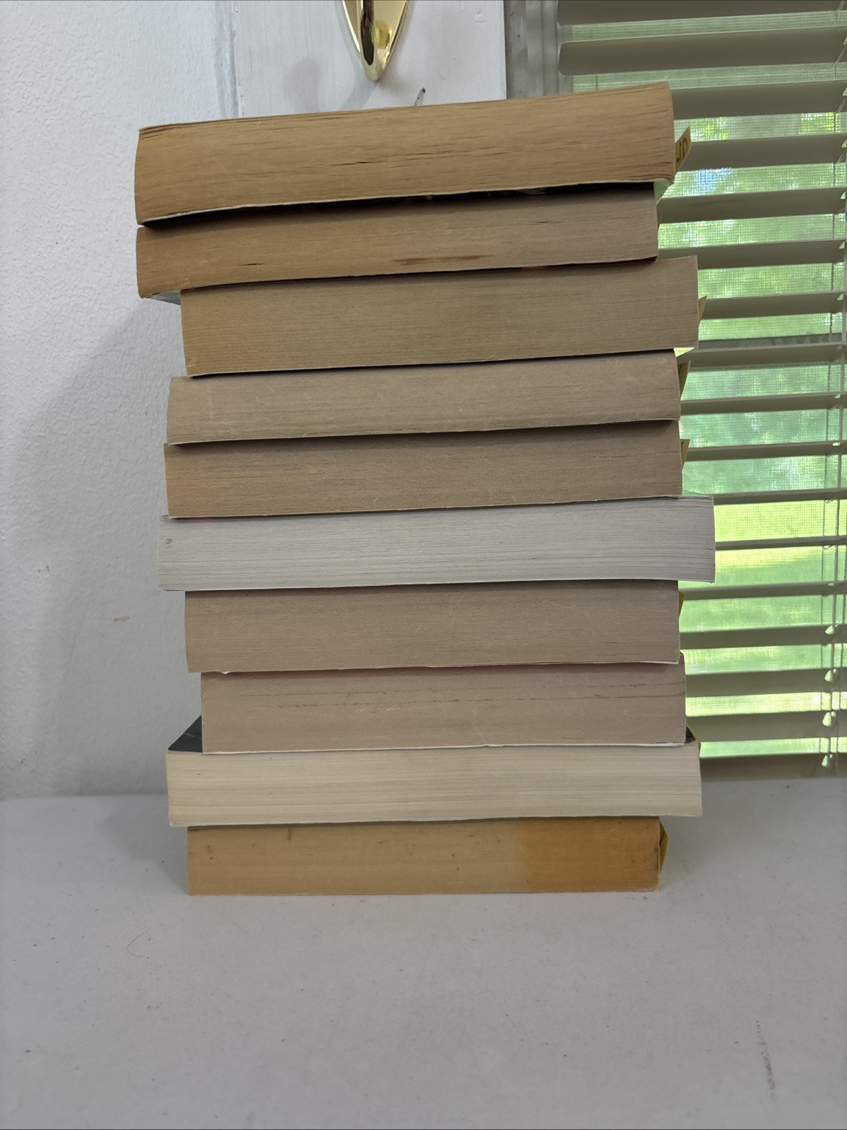 Lot of 10 – Mystery and Thrillers – Mixed Authors – FREE SHIPPING