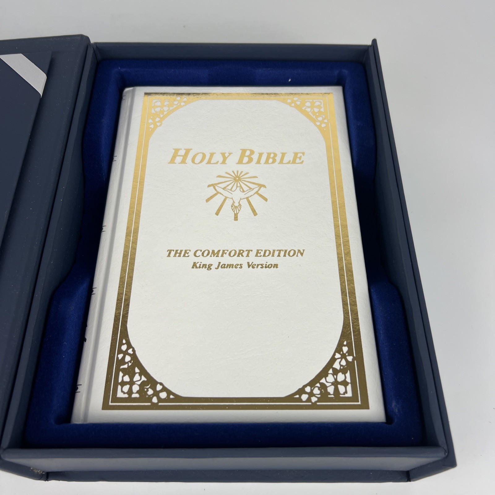 Holy Bible Comfort Edition King James Version White Gift Box Like New