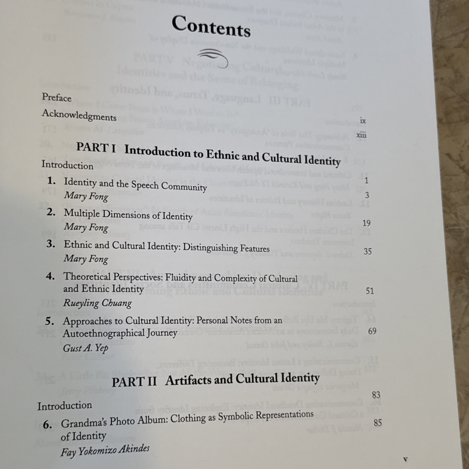 Communicating Ethnic and Cultural Identity by Mary Fong, Chuang, Rueyling