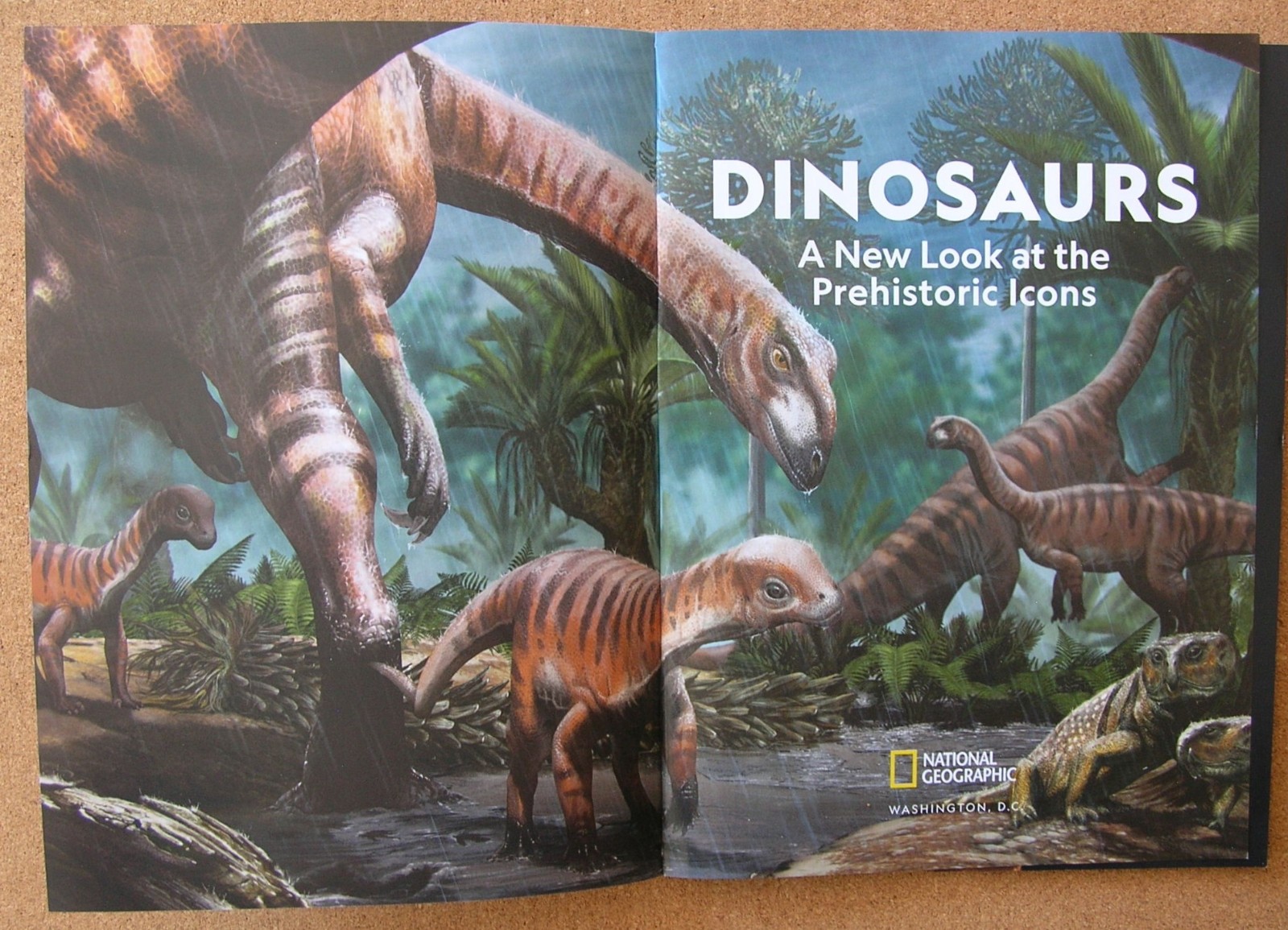 National Geographic DINOSAURS: A New Look at the Prehistoric Icons