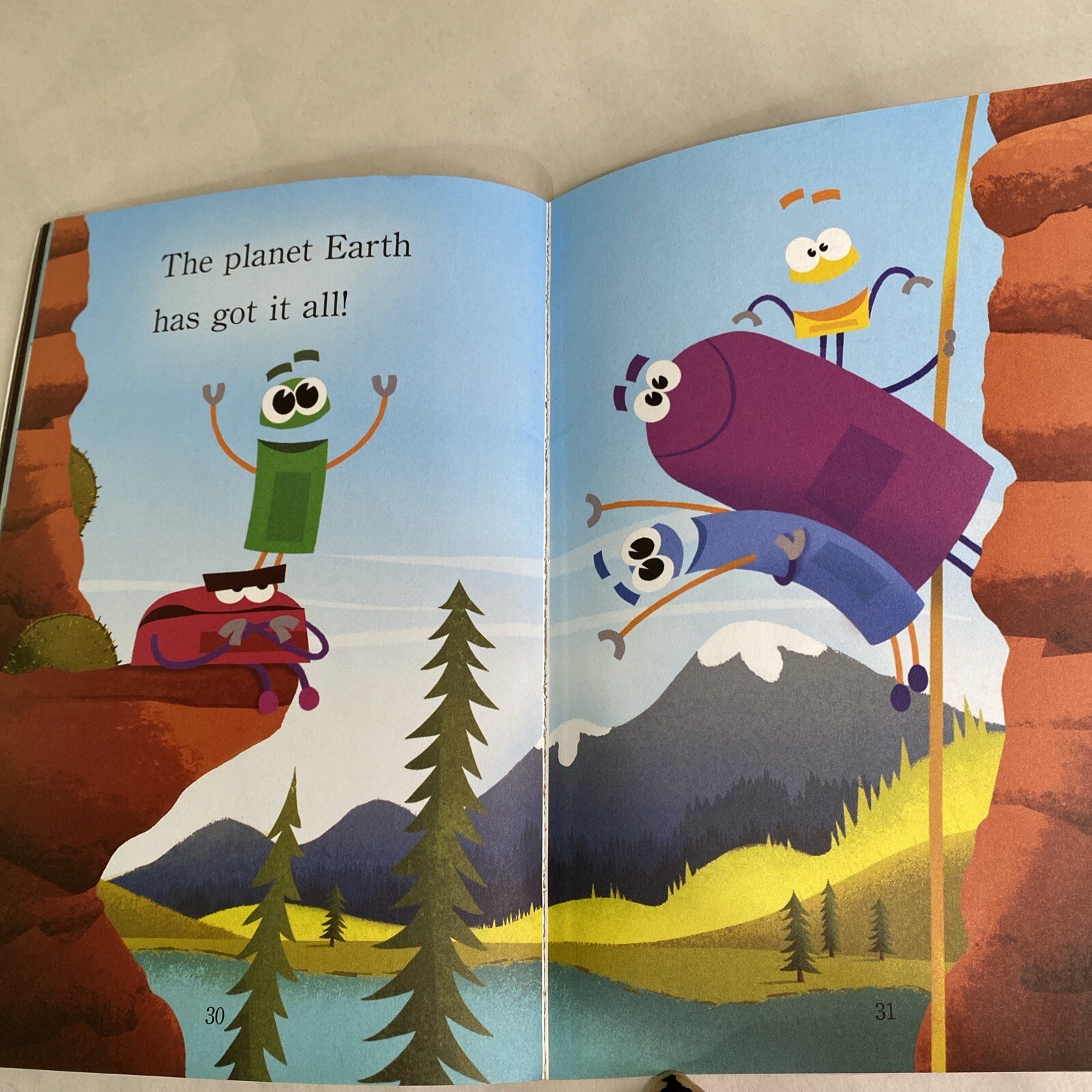 Lot of 3 Beginner Childrens Reading Books Level 1 Paperback Schoolastic Minions