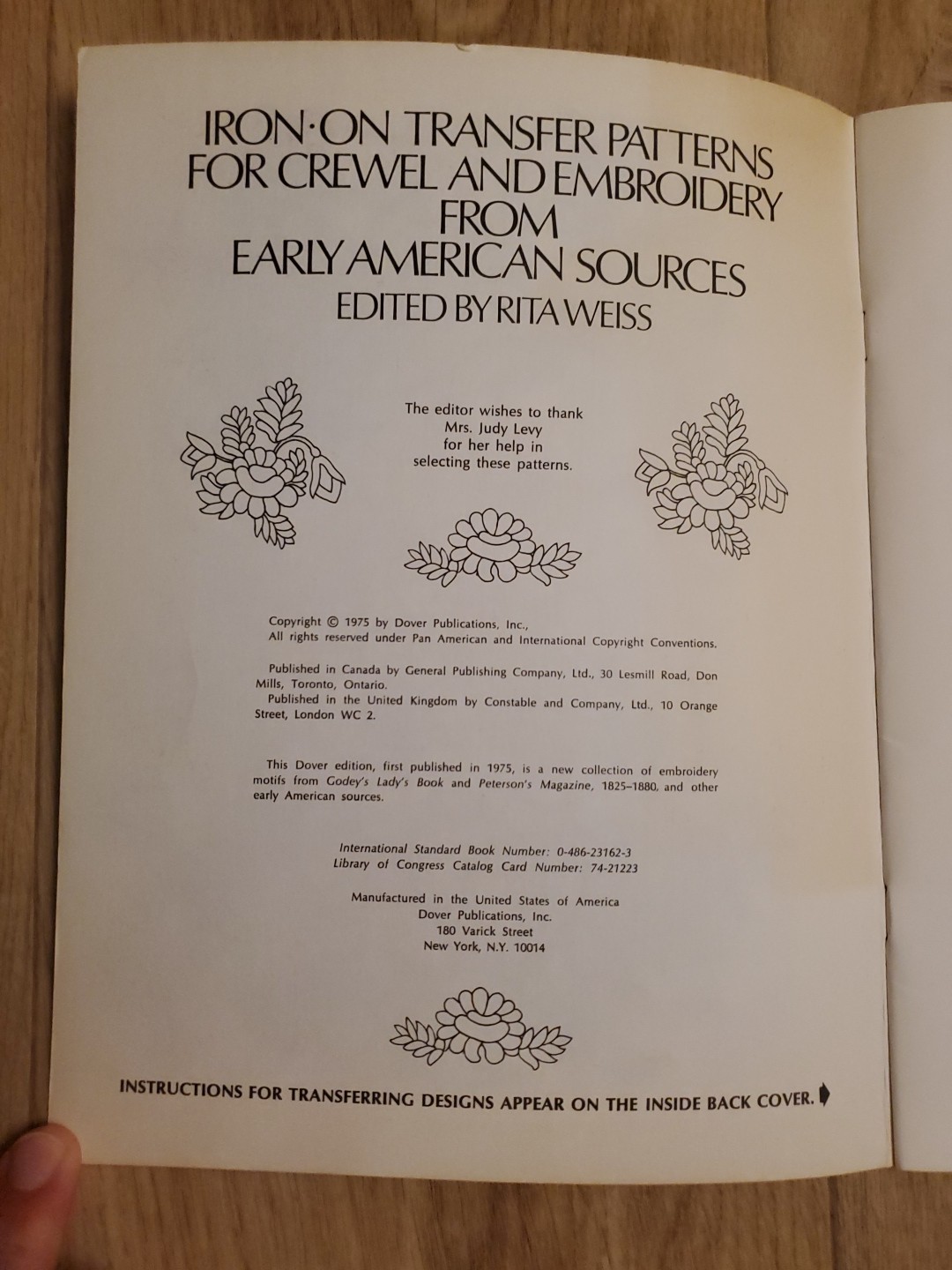 Embroidery & Crewel Early American Iron On Transfer Patterns Rita Weiss 1975